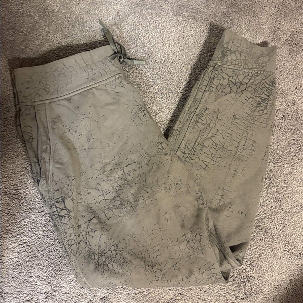 Lululemon gray joggers